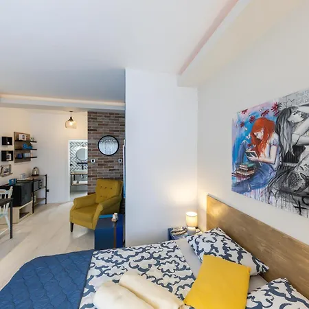 Apartment Blue Dream